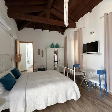 Alojamento de Acomodação e Pequeno-almoço La Casa Di Nina La Maddalena (Cagliari)